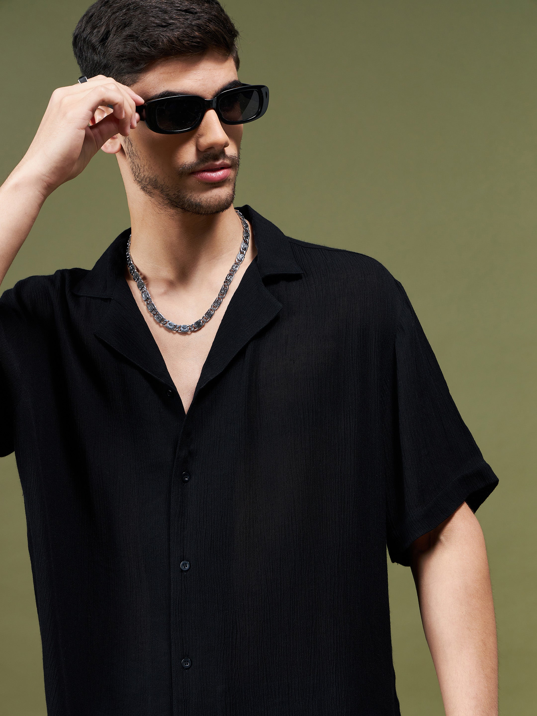 Unisex Black Solid Relax Fit Shirt