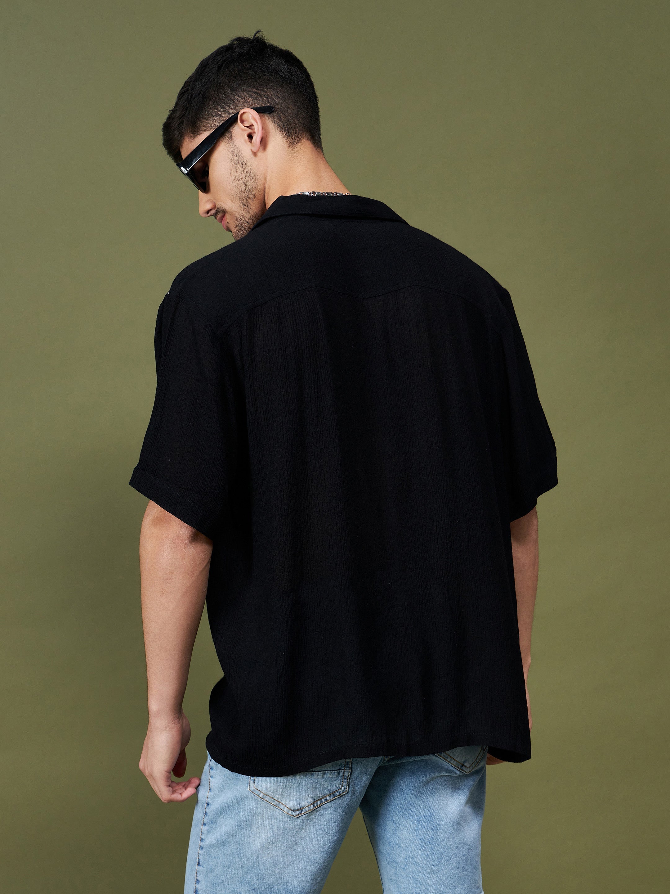 Unisex Black Solid Relax Fit Shirt