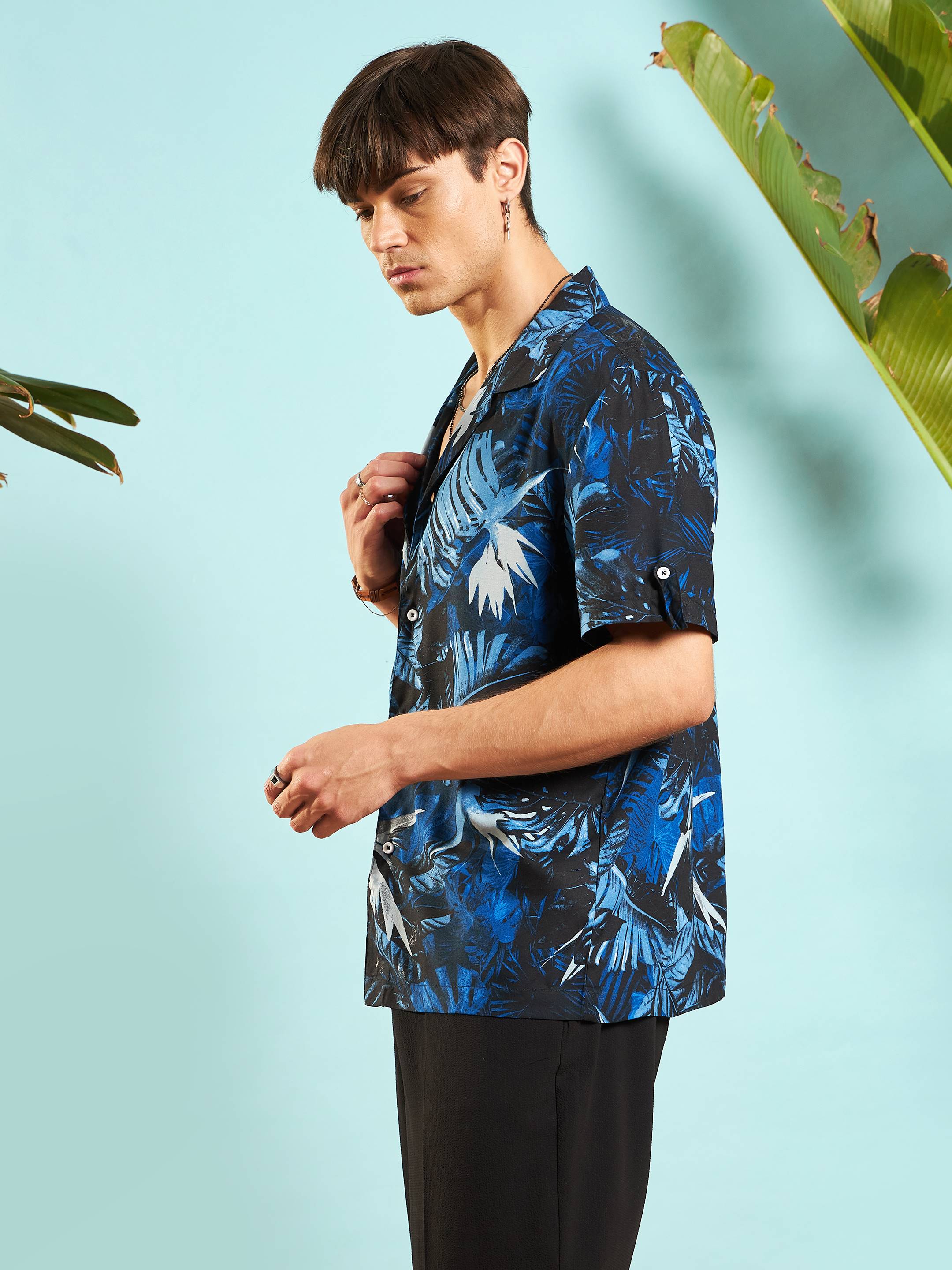 Men Blue Tropical Print Rollup Sleeves Relax Fit Shirt