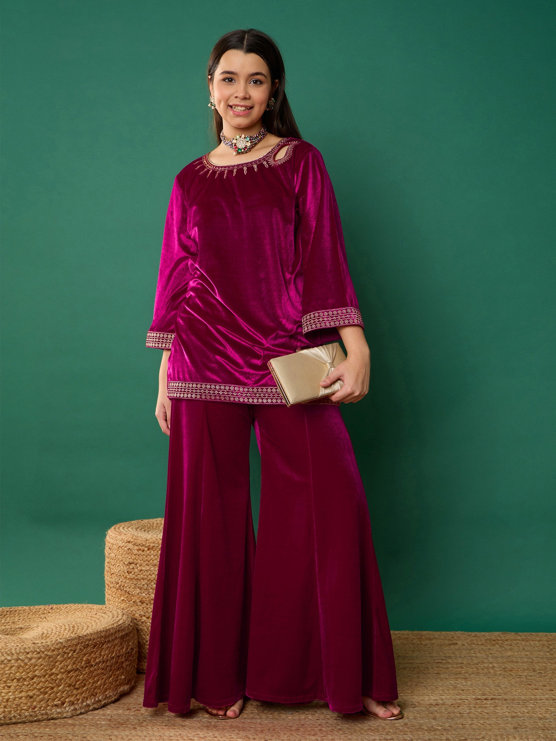 Girl Fuchsia Velvet Emb Short Kurta With Palazzos