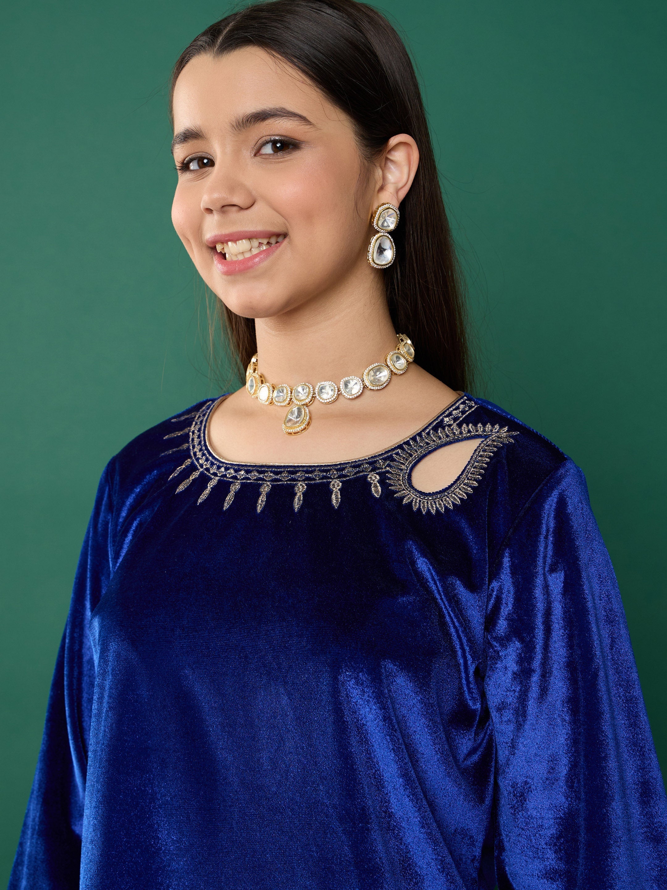 Girl Royal Blue Velvet Emb Kurta With Palazzos