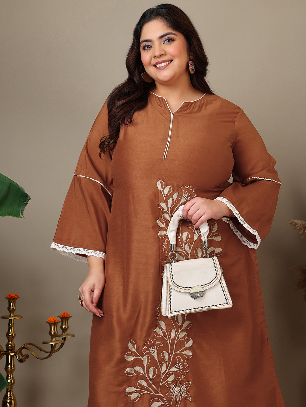 Women Plus Size Floral Embroidered Kurta with Trousers - ID