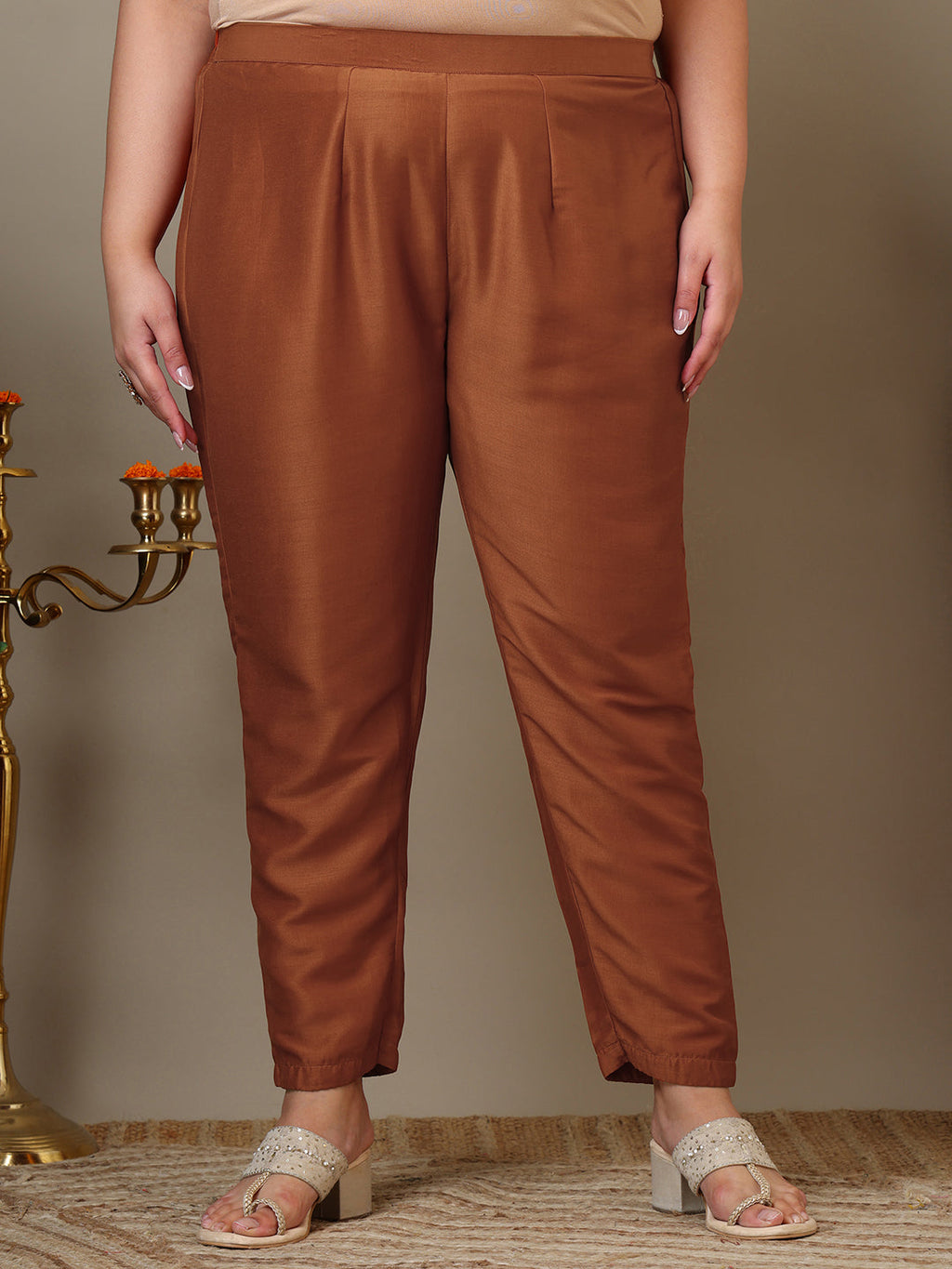 Women Plus Size Floral Embroidered Kurta with Trousers - ID