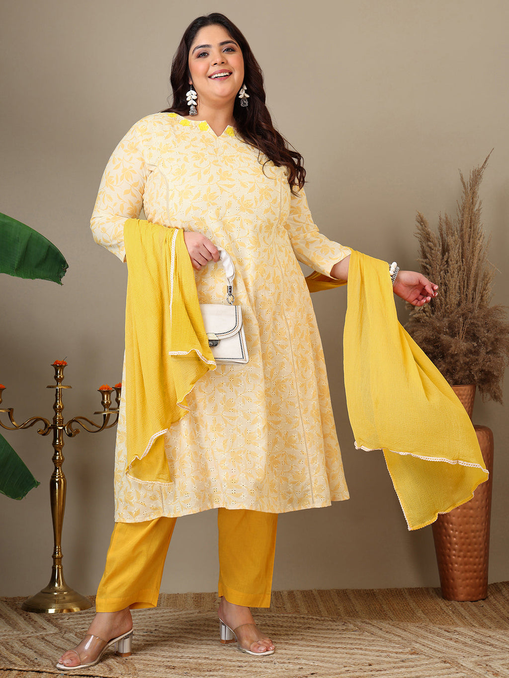 Women Ethnic Motifs Printed Regular Kurta & Trousers With Dupatta - ID