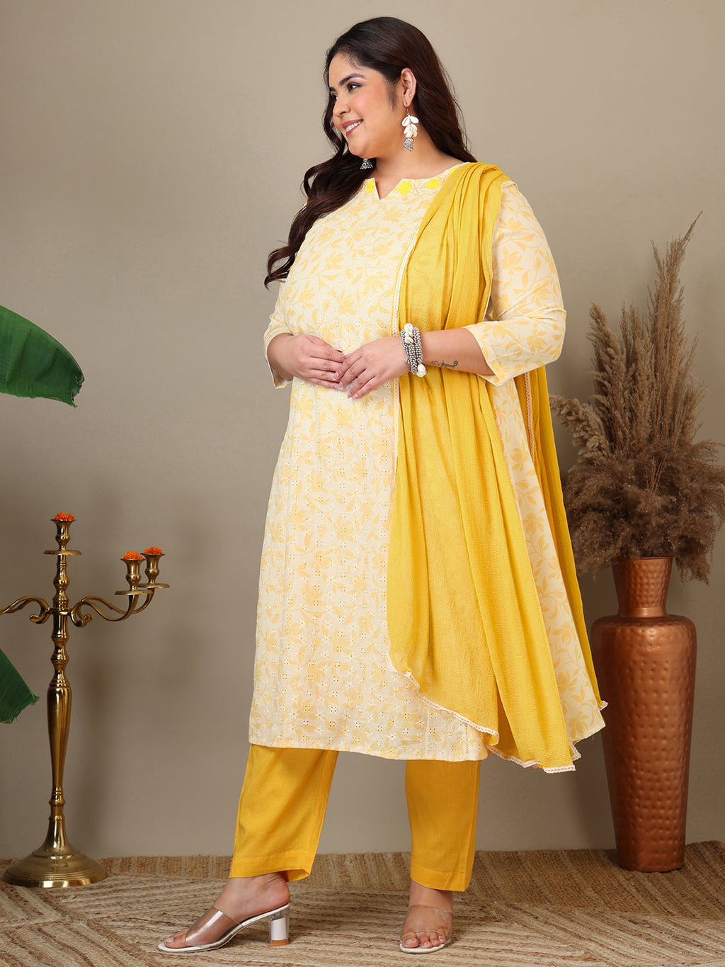 Women Ethnic Motifs Printed Regular Kurta & Trousers With Dupatta - ID