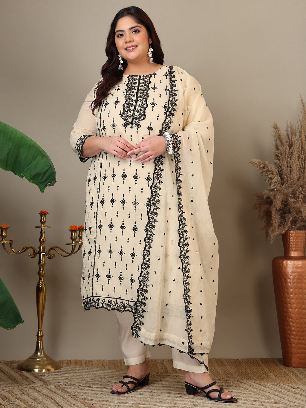 Women Ethnic Motifs Embroidered Thread Work Kurta with Trousers & With Dupatta - ID