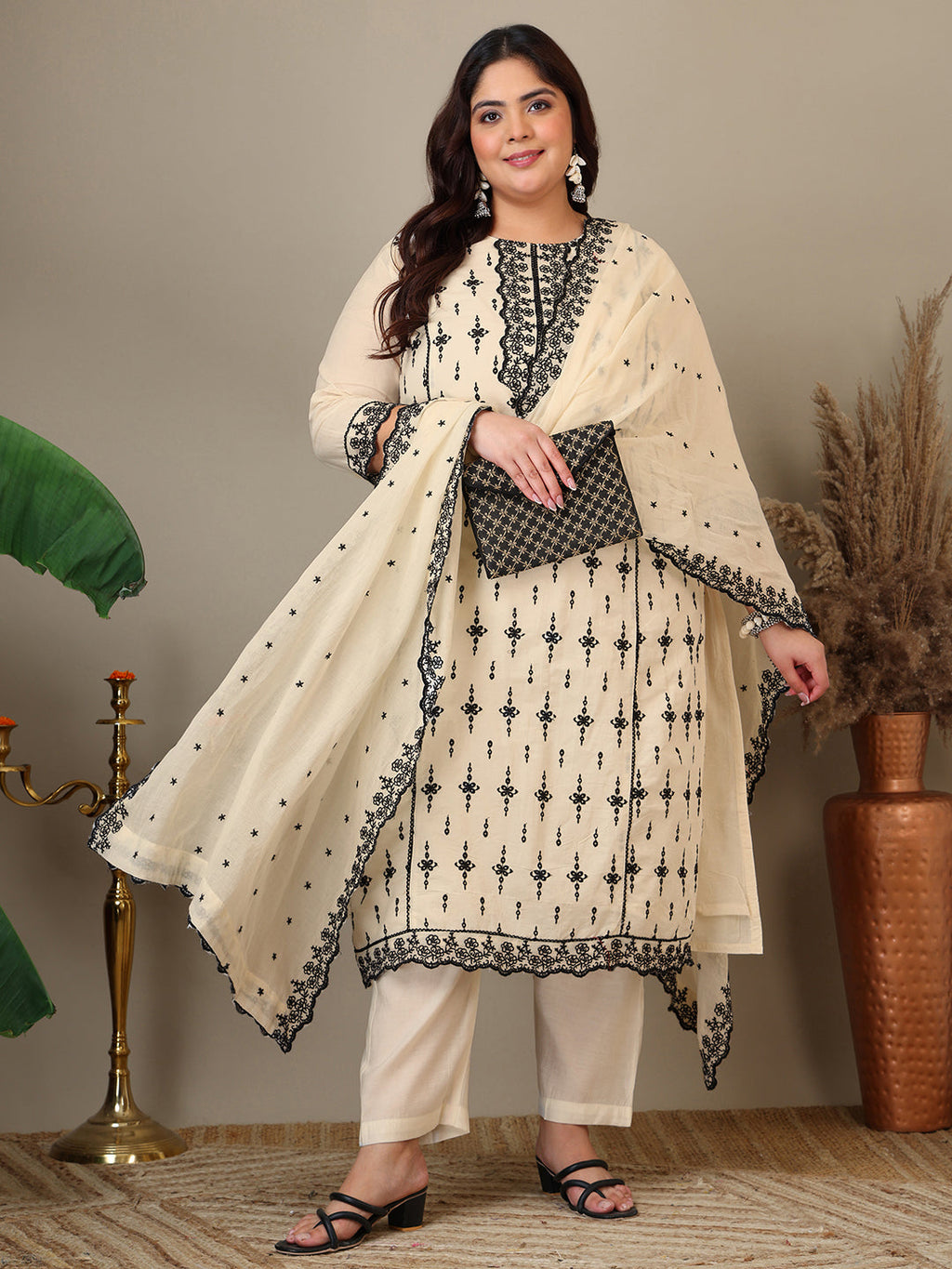 Women Ethnic Motifs Embroidered Thread Work Kurta with Trousers & With Dupatta - ID