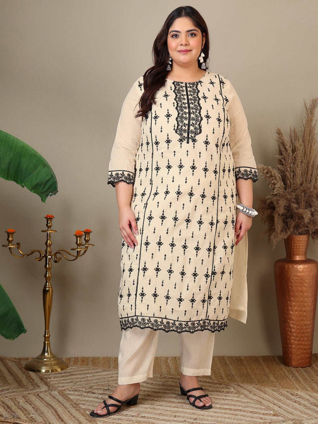 Women Ethnic Motifs Embroidered Thread Work Kurta with Trousers & With Dupatta - ID