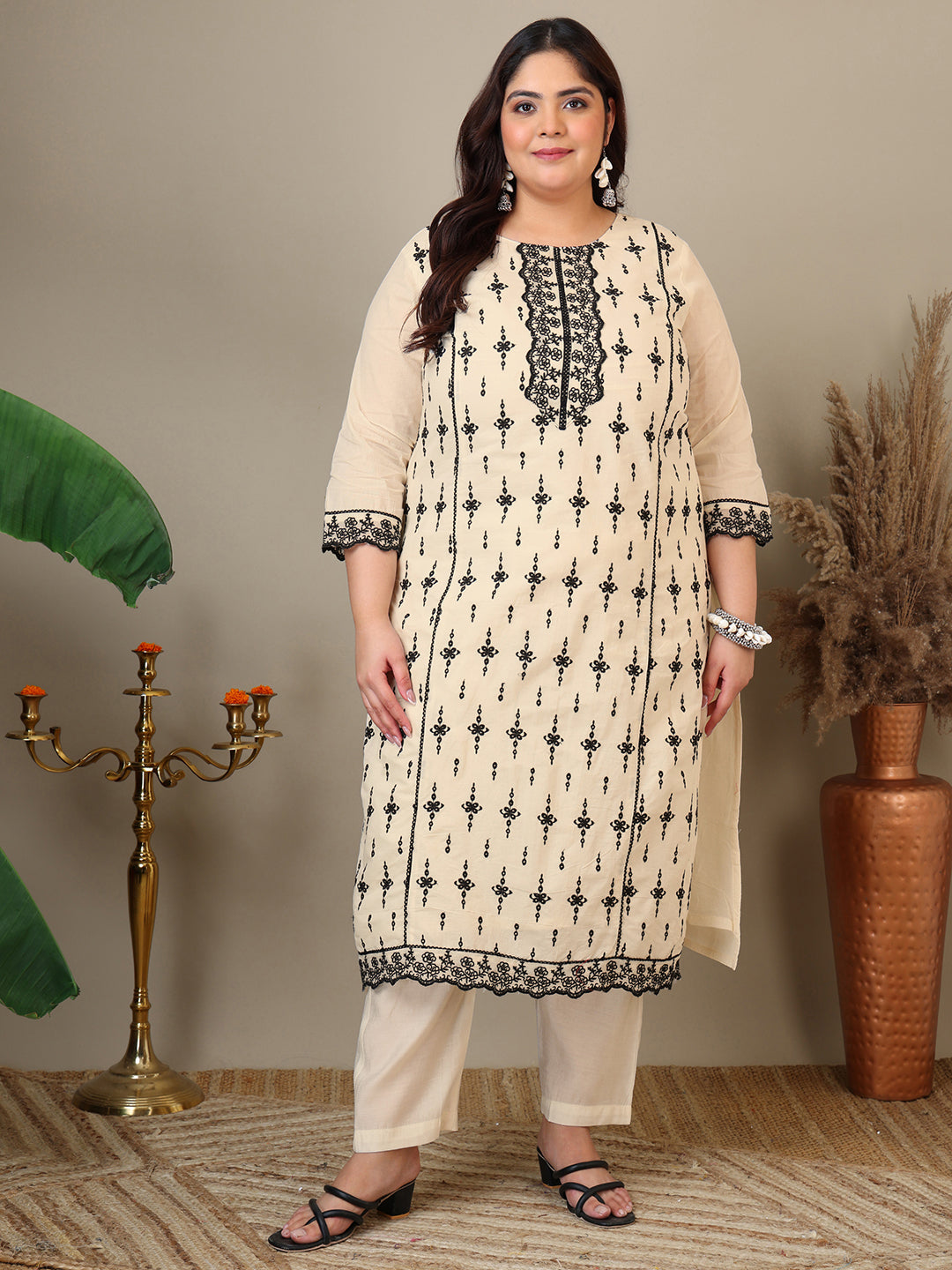 Women Ethnic Motifs Embroidered Thread Work Kurta with Trousers & With Dupatta - ID
