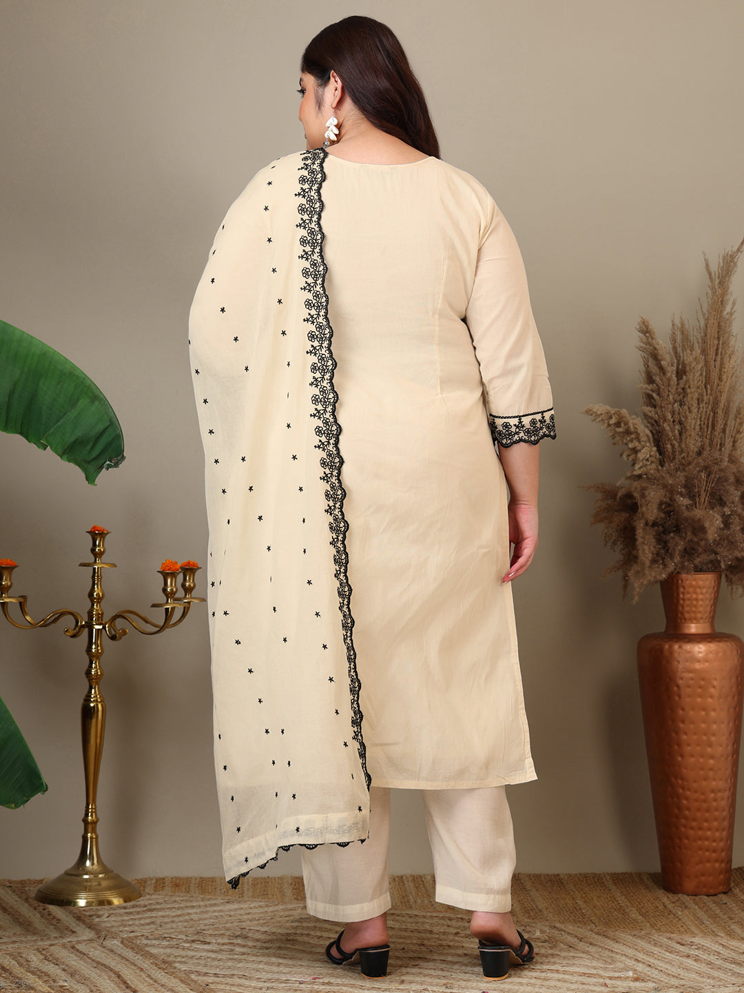 Women Ethnic Motifs Embroidered Thread Work Kurta with Trousers & With Dupatta - ID