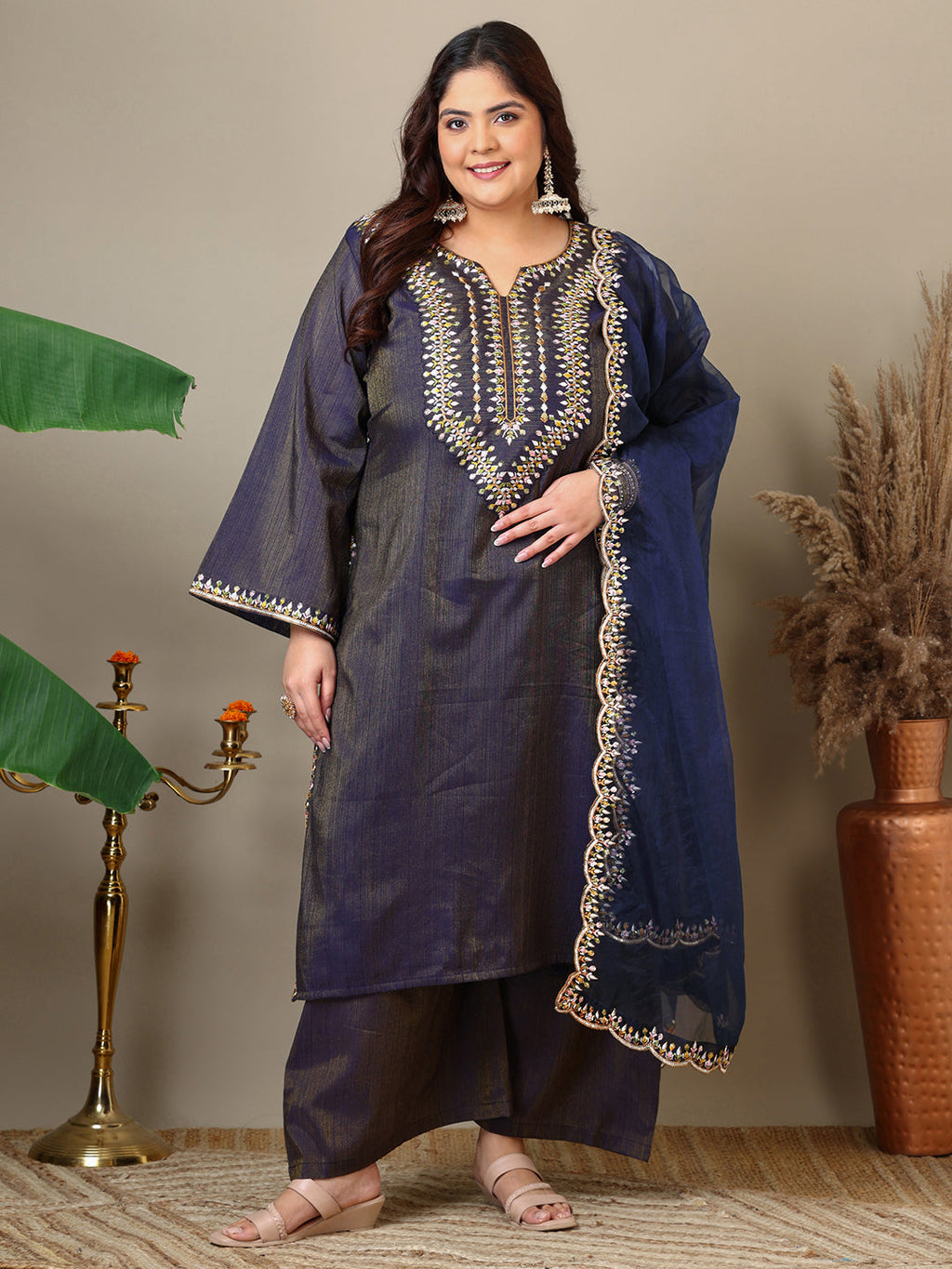 Ethnic Motifs Thread Work Straight Kurta With Palazzos & Dupatta - ID