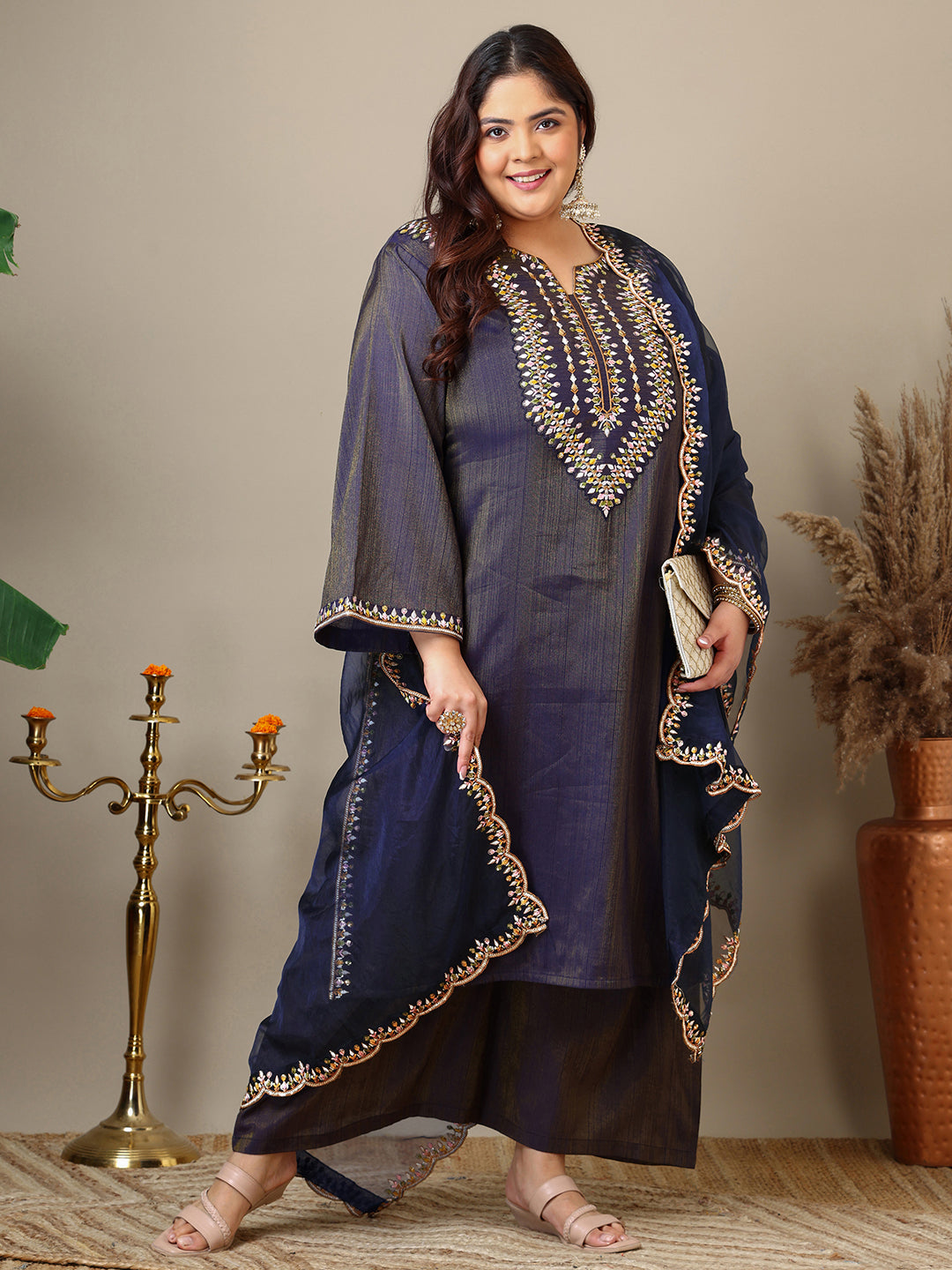 Ethnic Motifs Thread Work Straight Kurta With Palazzos & Dupatta - ID