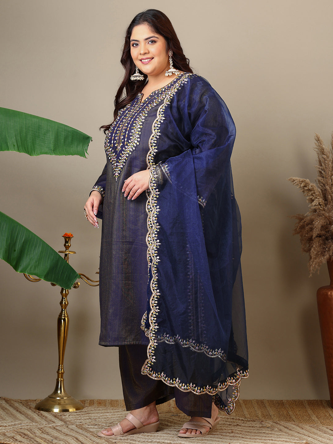 Ethnic Motifs Thread Work Straight Kurta With Palazzos & Dupatta - ID