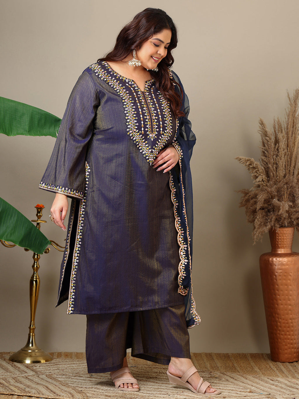 Ethnic Motifs Thread Work Straight Kurta With Palazzos & Dupatta - ID