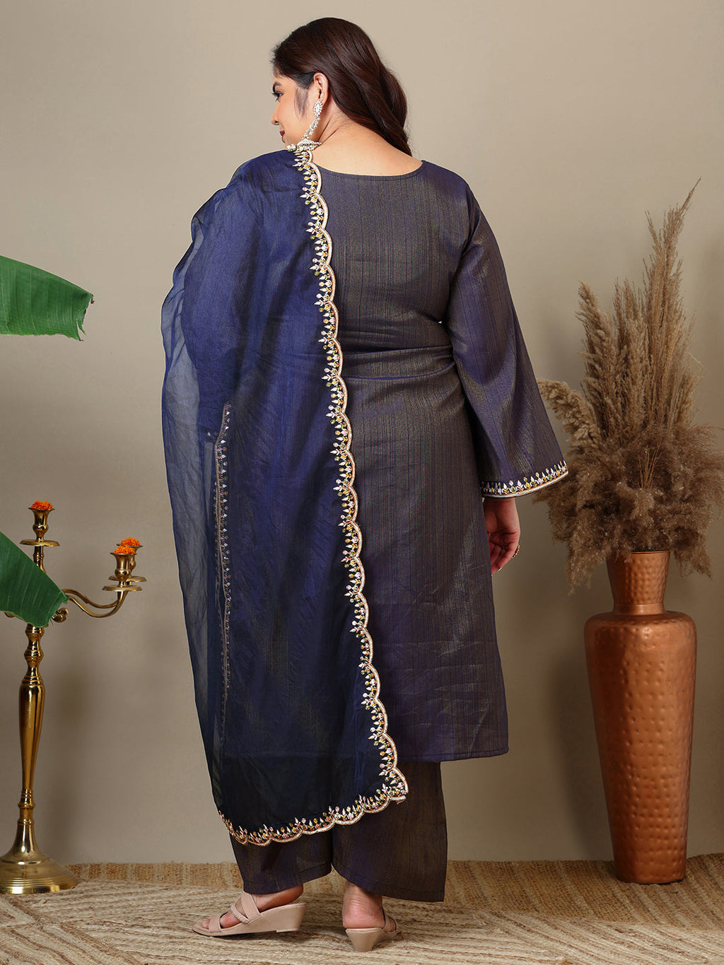 Ethnic Motifs Thread Work Straight Kurta With Palazzos & Dupatta - ID