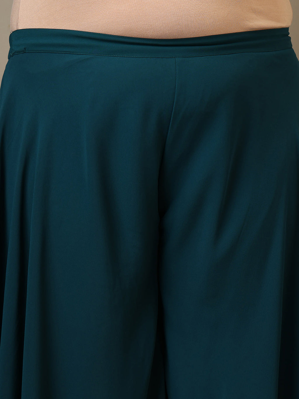 Women Plus Size Geometric Foil and Zari Embroidered Kurta Set with Dupatta - ID