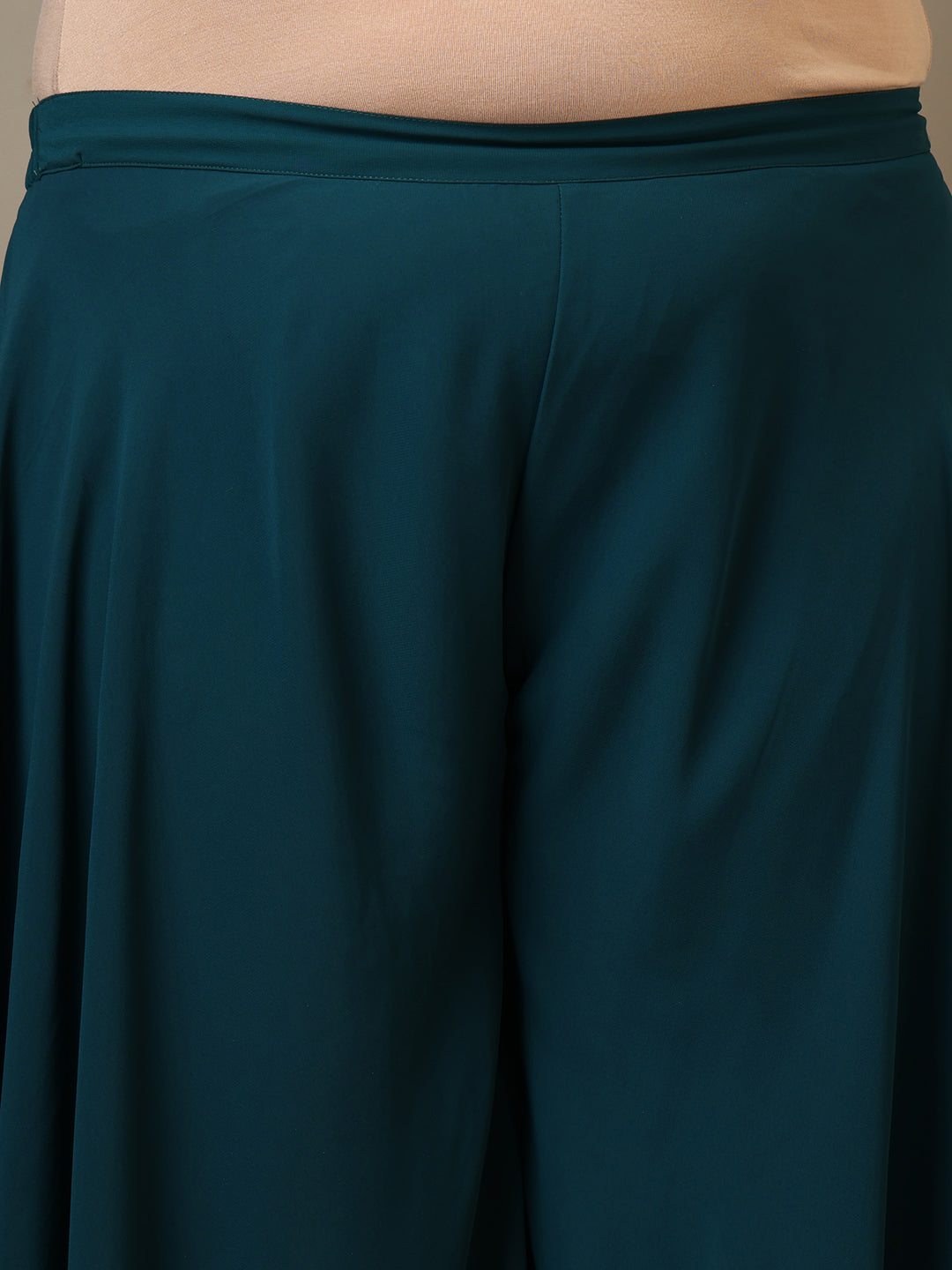 Women Plus Size Geometric Foil and Zari Embroidered Kurta Set with Dupatta - ID