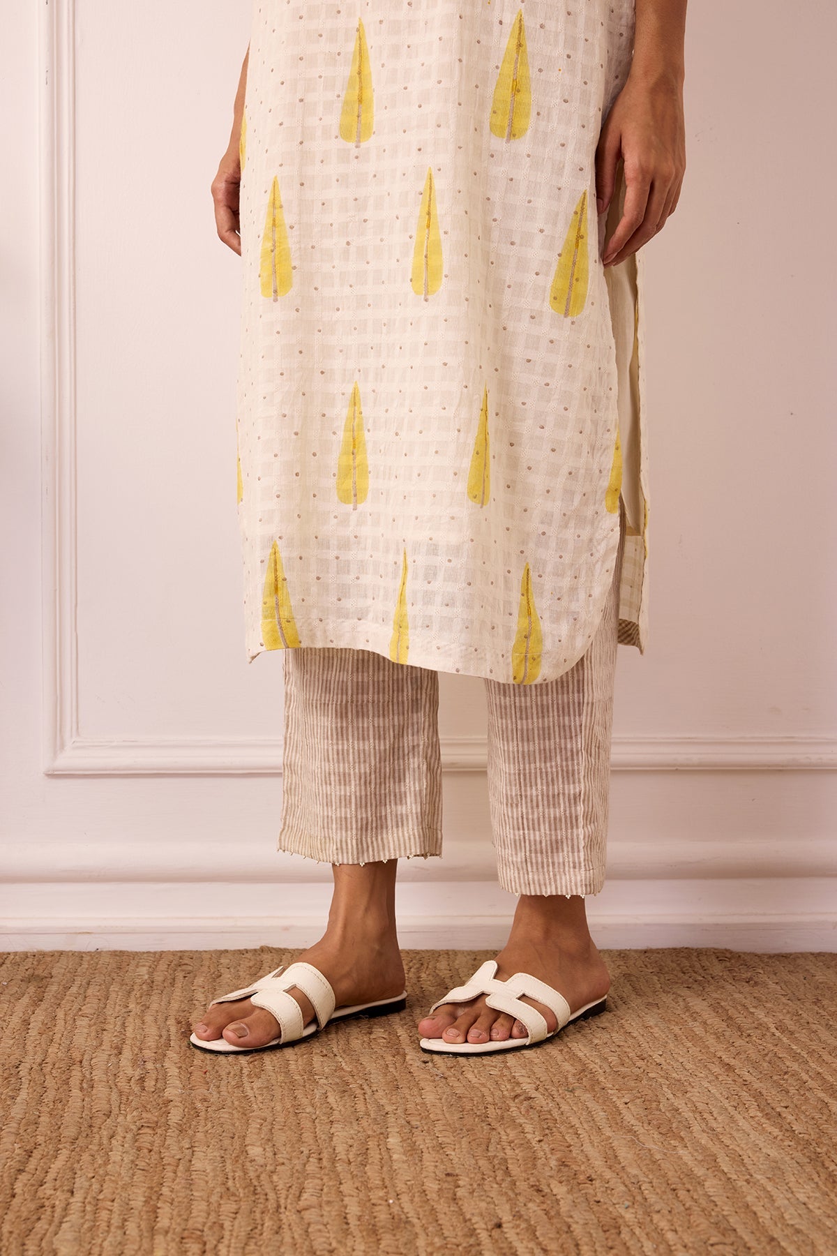Ambarsariya off White Long Kurta & Pant Set of 2-FL