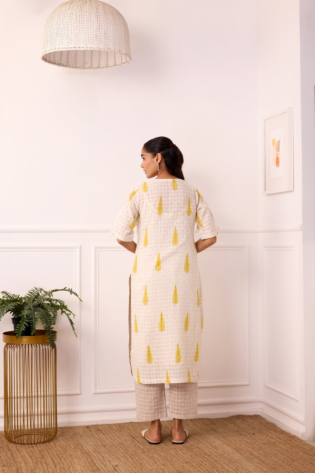 Ambarsariya off White Long Kurta & Pant Set of 2-FL