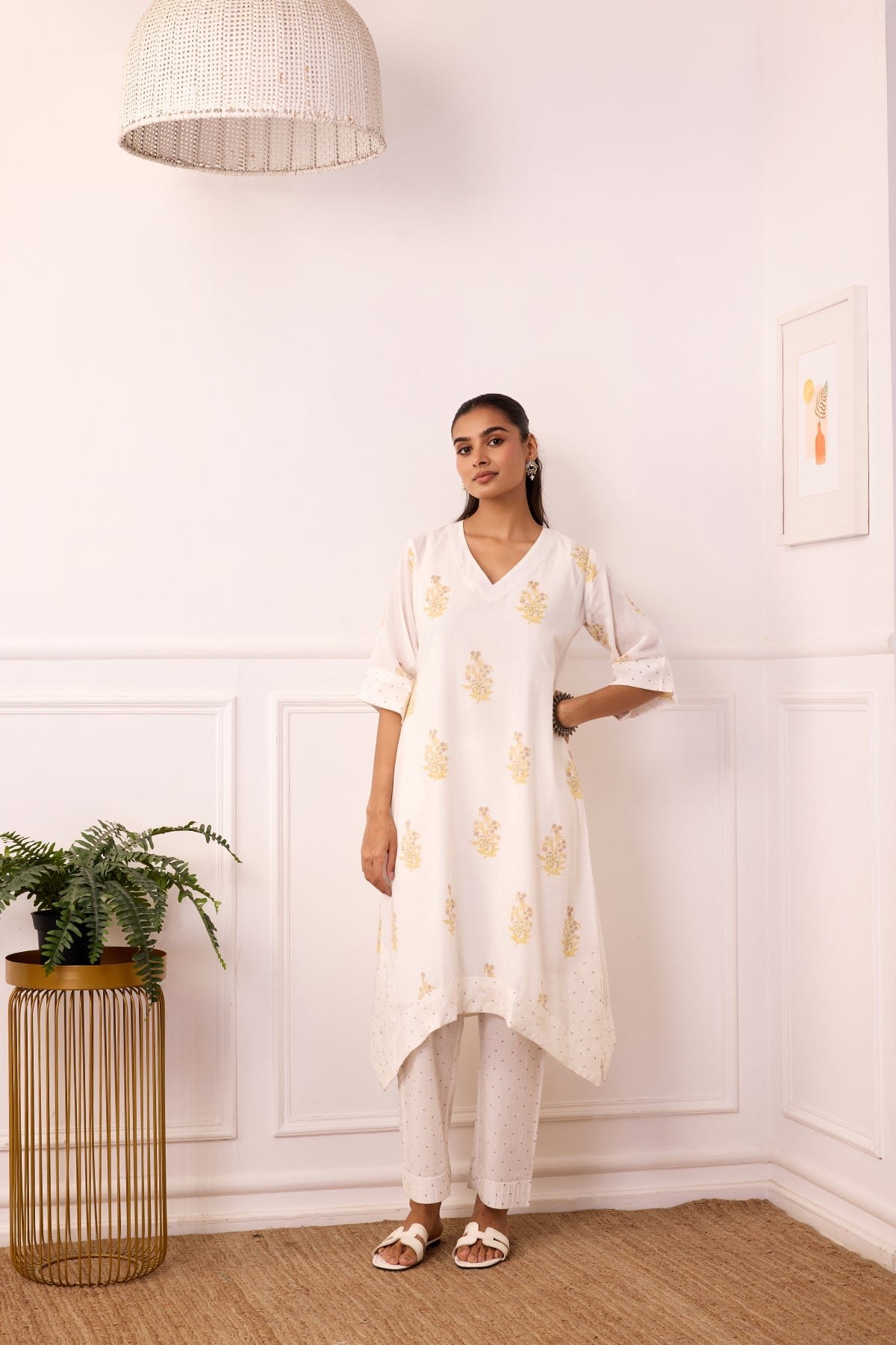 Ambarsariya White Kurta & Pant Set of 2-FL
