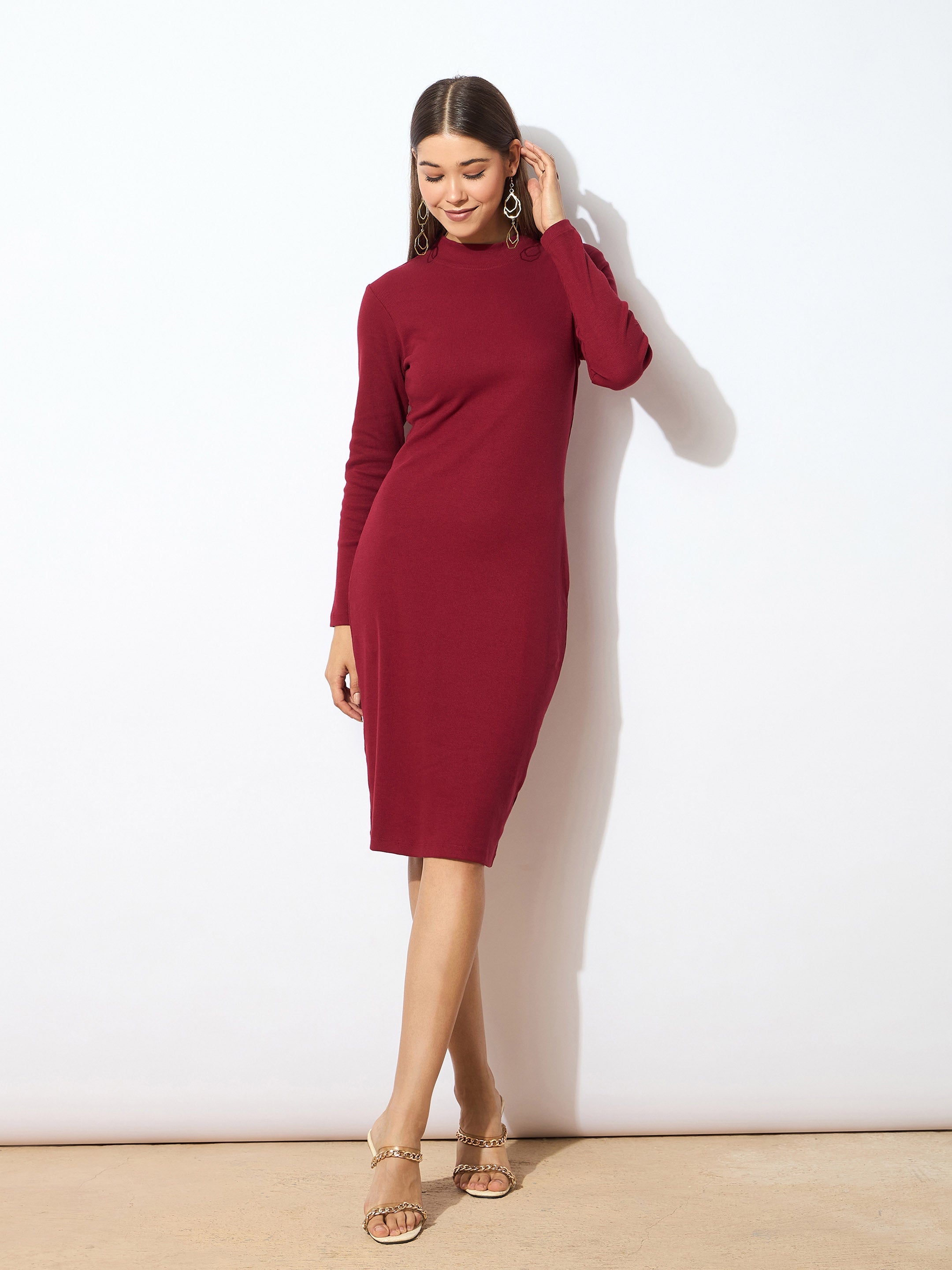 Women Maroon Rib Turtle Neck Zipped Bodycon Dress