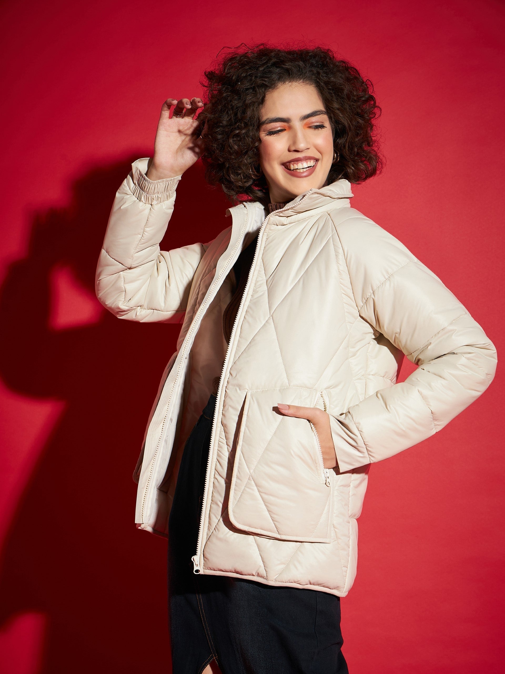 Women Beige High Neck Diamond Quilt Puffer Jacket