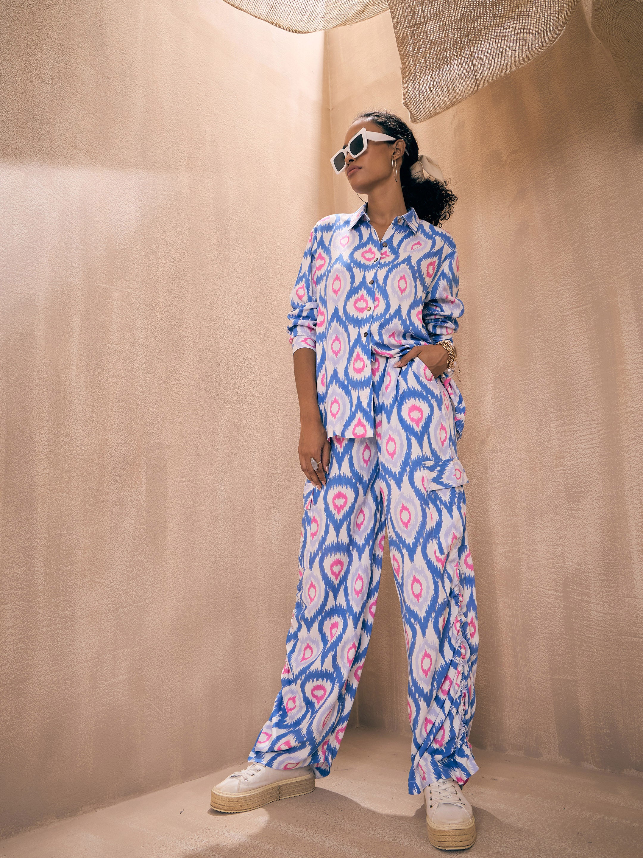 Women Blue & White Ikat Shirt With Side Pocket Pants