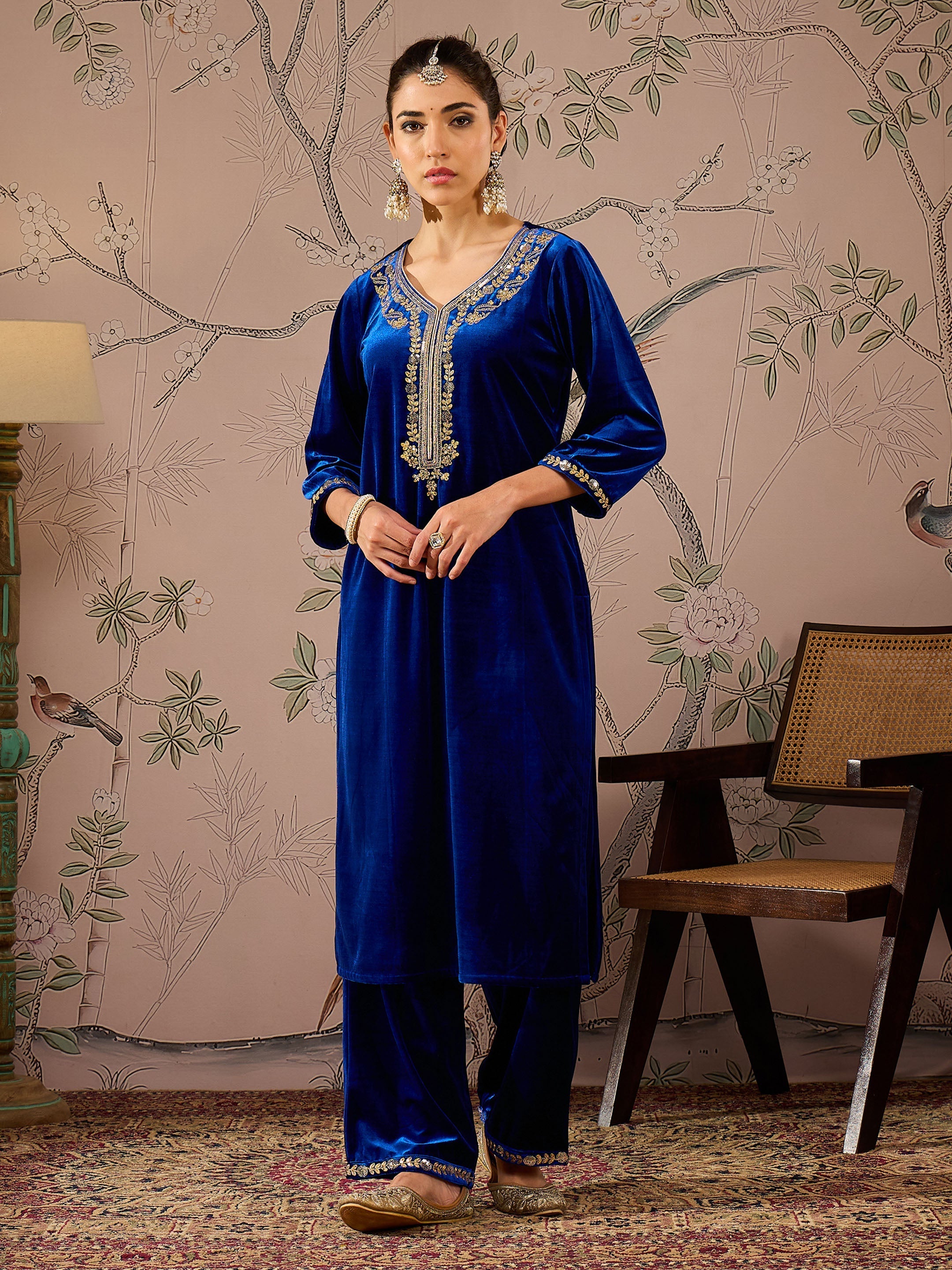 Women Royal Blue Velvet Front Embroidered Straight Kurta