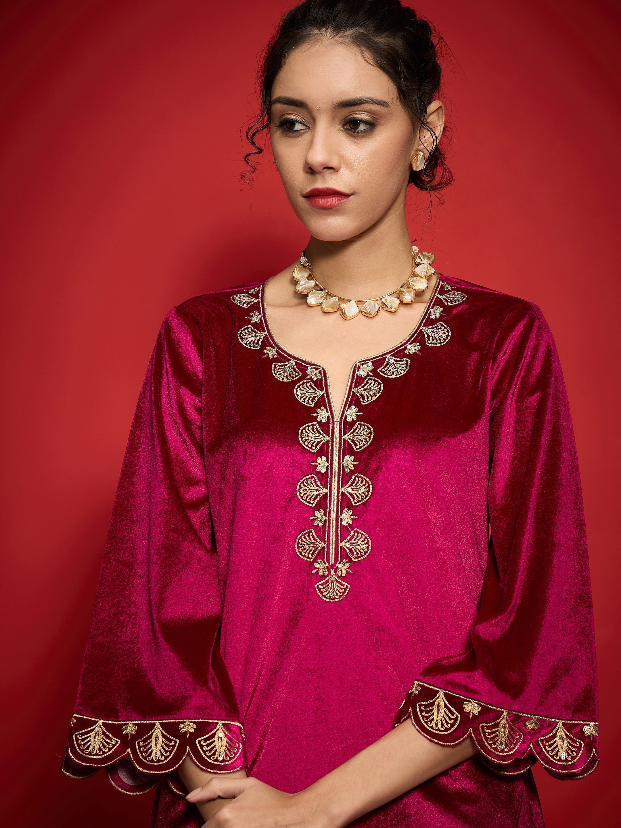 Women Fuchsia Velvet Placket Emb Short Kurta With Palazzos