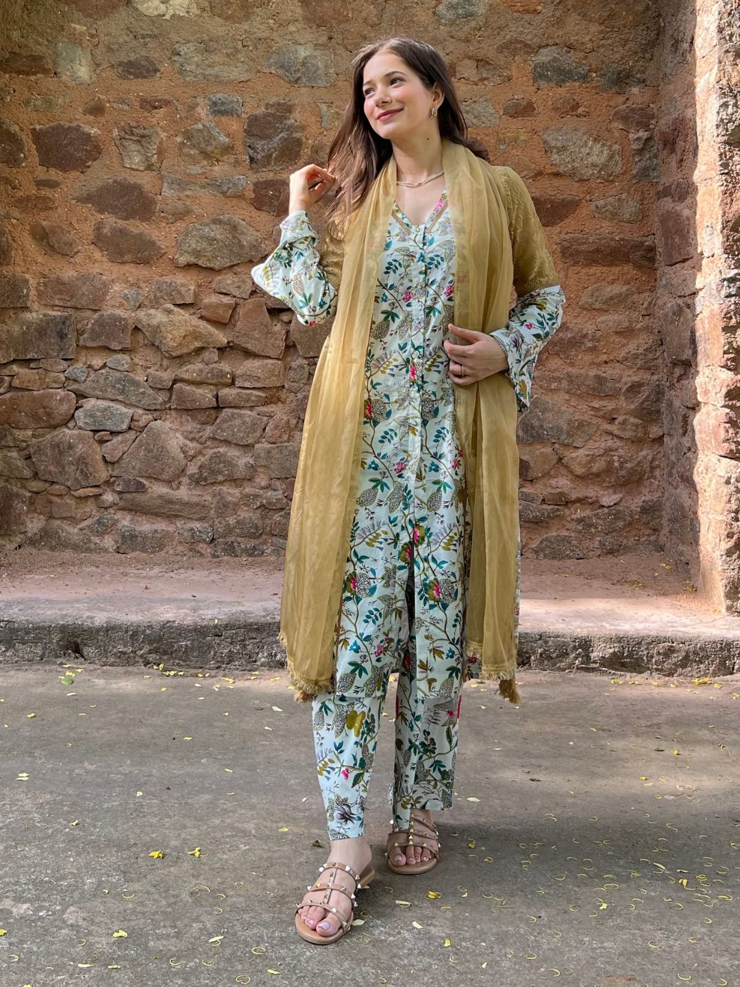 Floral Patterned Kurta Set With Dupatta Blue