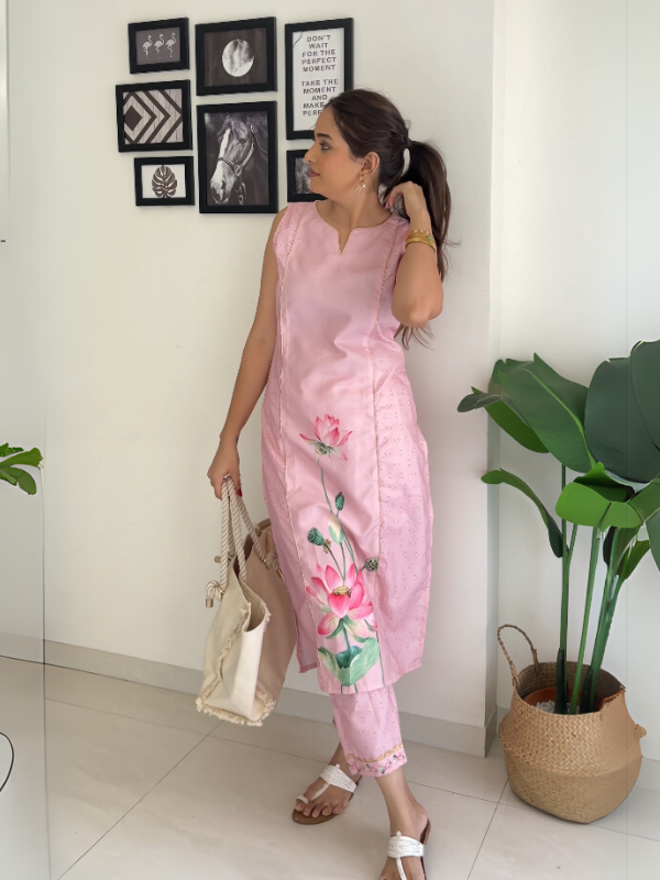 Pink Floral Printed Panelled Gotta Patti Pure Cotton Kurta with Trousers-AH