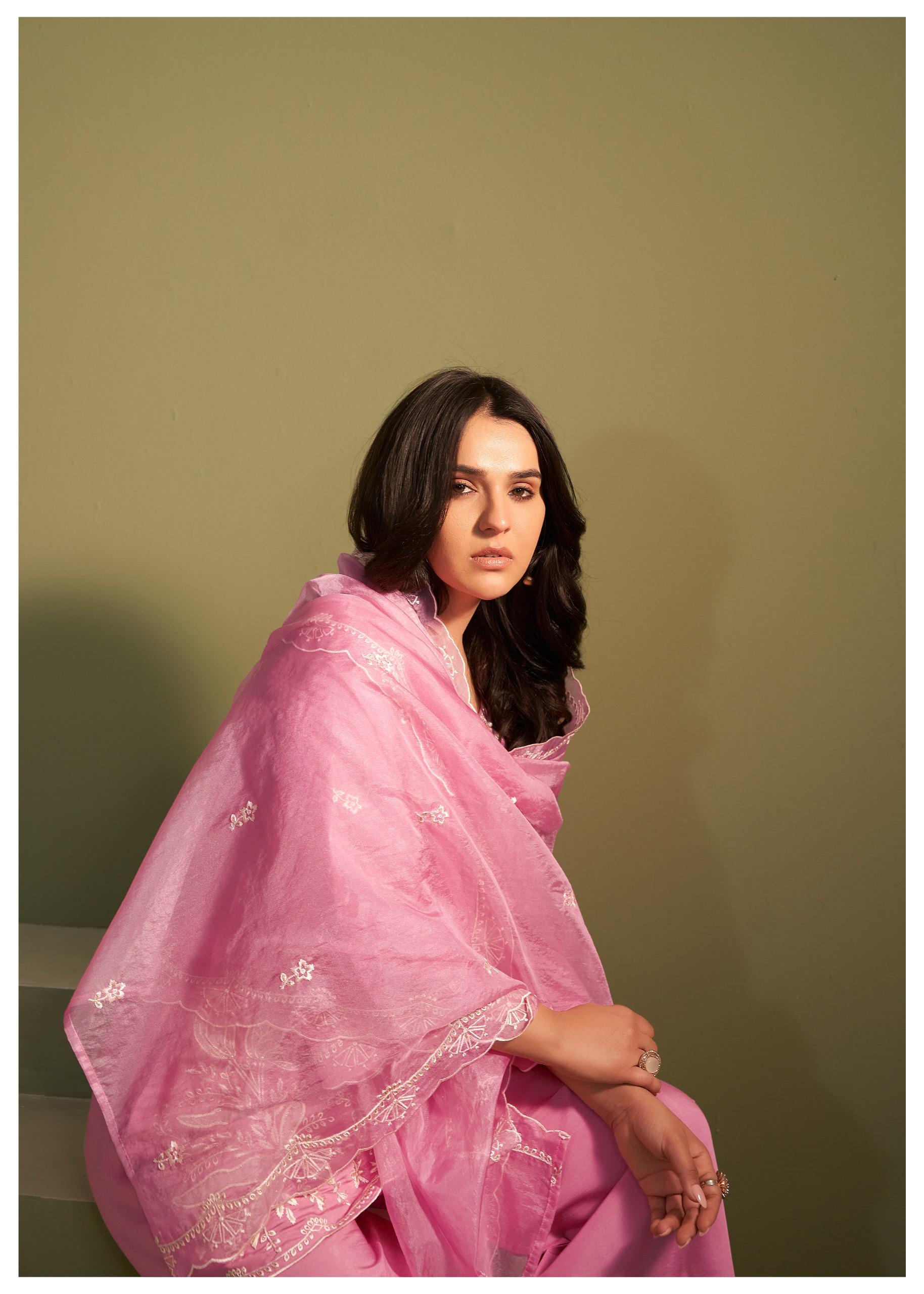 Ira Punch Embroidery Suit set-AL