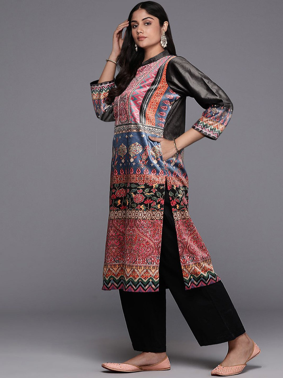 Women Ethnic Motifs Printed Gotta Patti Velvet Kurta