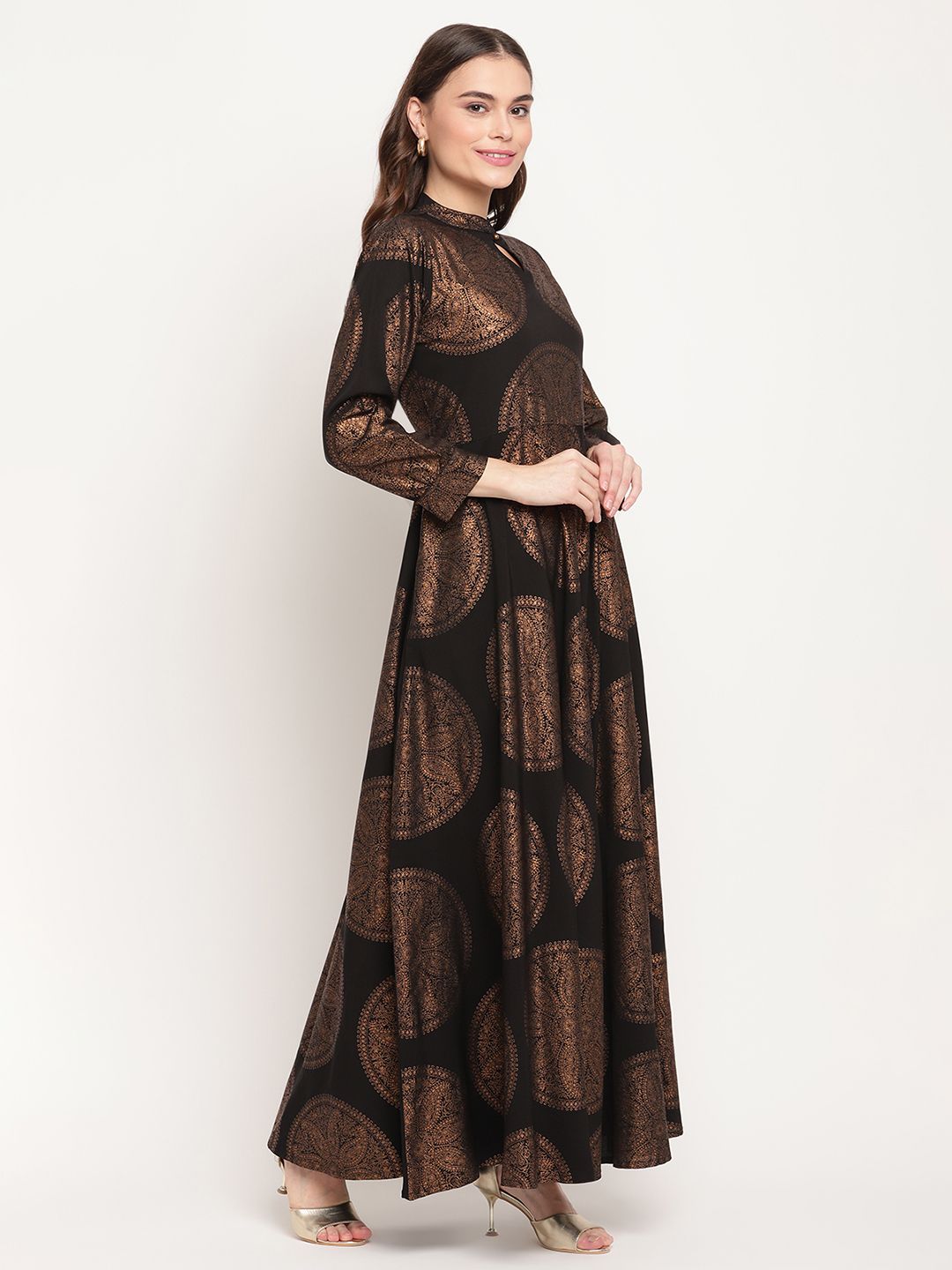 Ahalyaa Women Black Crepe Copper Foil Print Dress