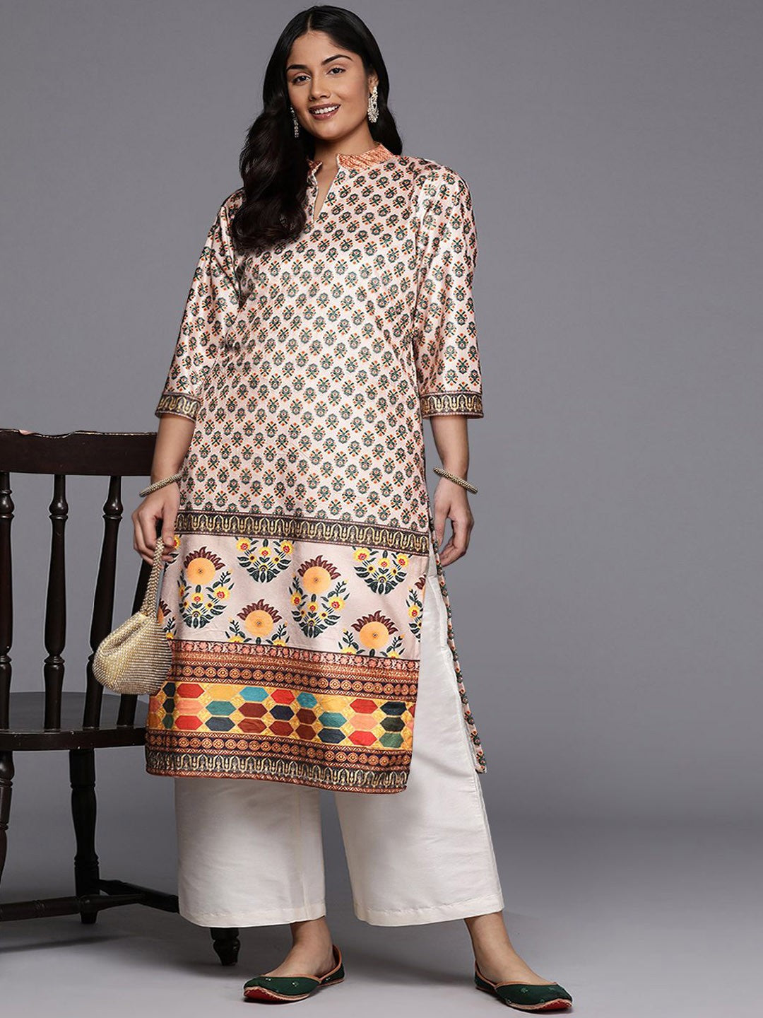 Women Floral Printed Thread Work Velvet Kurta